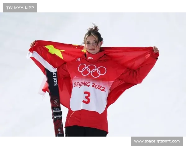 冬奥会训练基地开放日,谷爱凌挑战新高难度动作成功